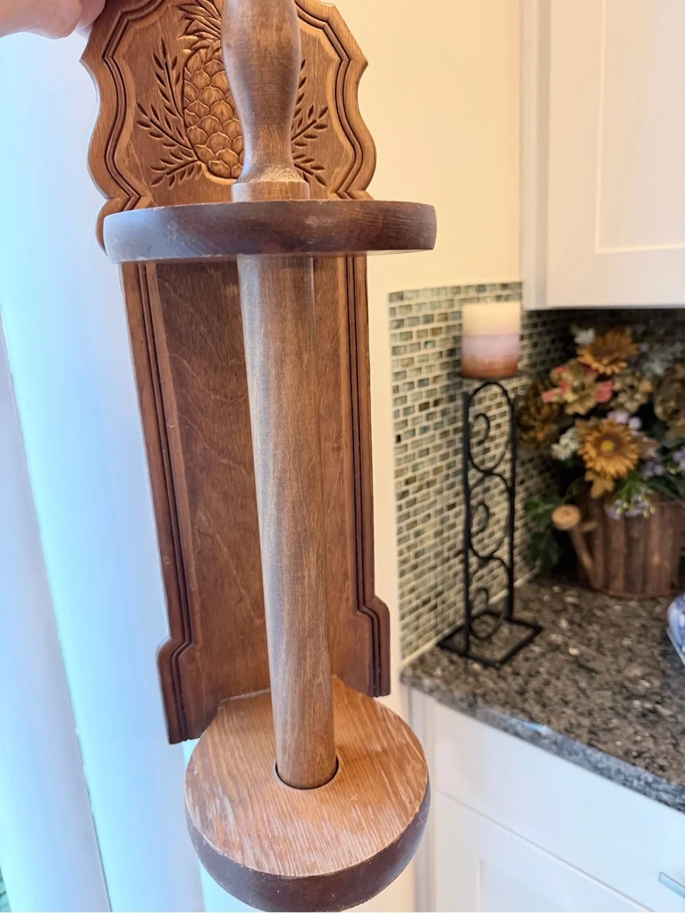 Vtg Wooden Wall-Mounted pineapple motif Paper Towel Holder - Brown